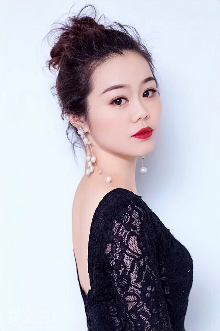 李静